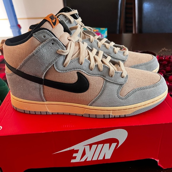 Nike Men's Gray and Beige High-Top Sneakers - Picture 2 of 2